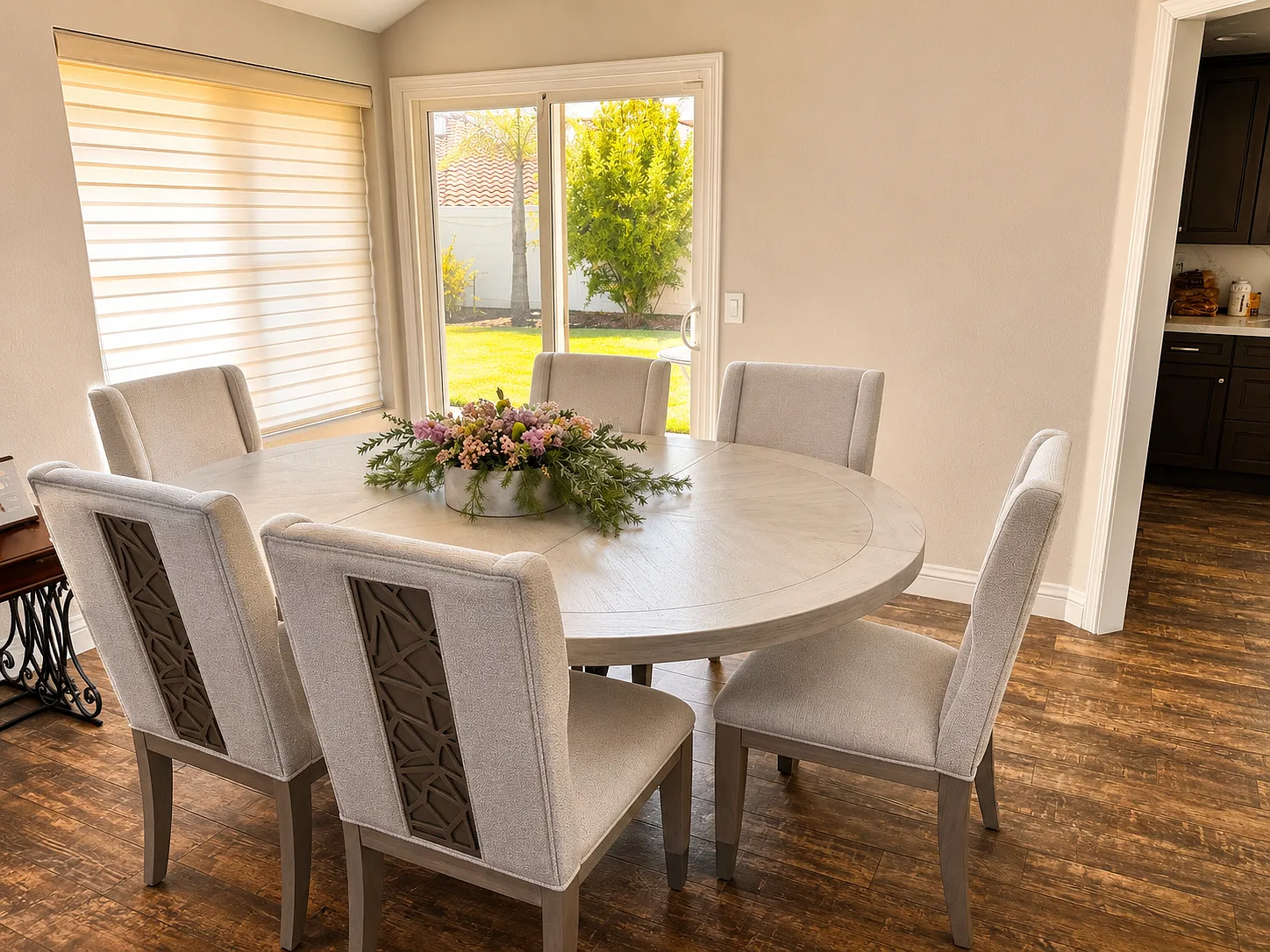 4 bed, 2282 sqft, $6,190 — Photo 4