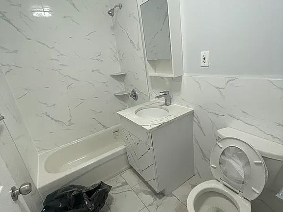 5th image of 1856 Park Pl APT 2