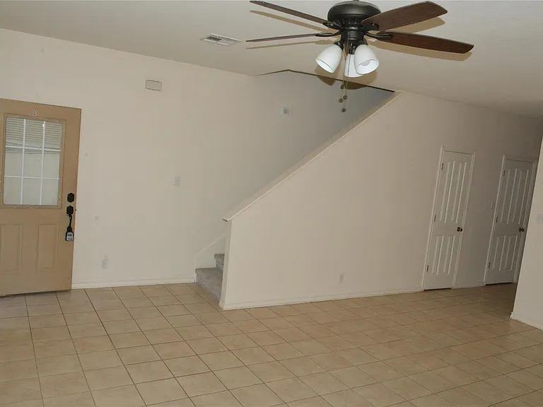 112 Sandstone Dr #G — Photo 9