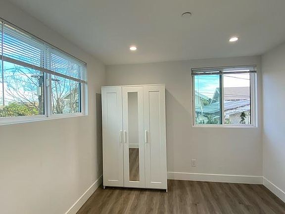 3rd image of 1106 W 41st St #1