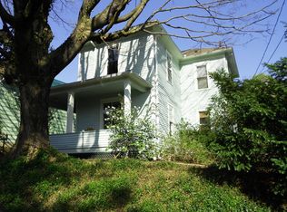 18 Maple St, Athens, OH 45701