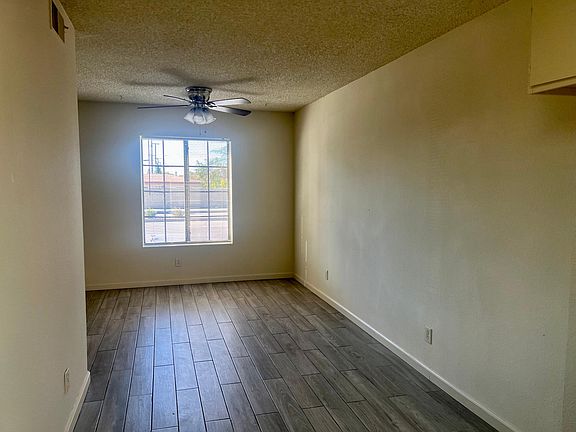 Eating area with ceiling fan
