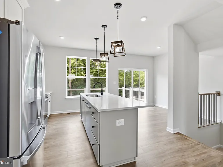 241 Monteith Dr — Photo 10