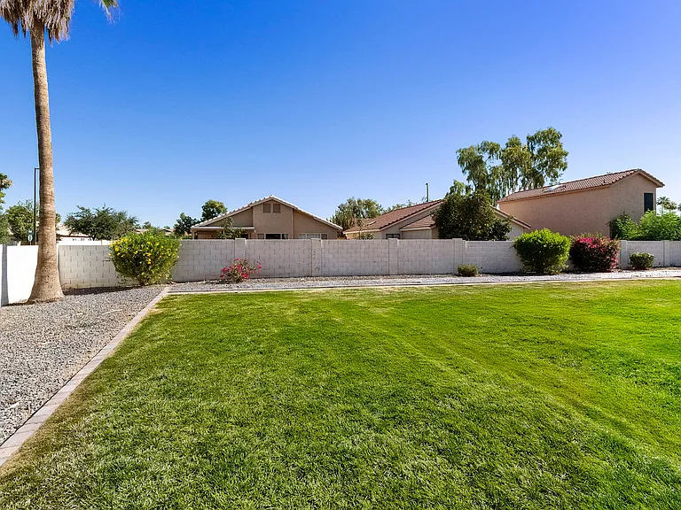 58 W Melody Dr — Photo 41