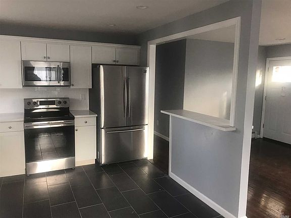 2nd image of 63 Jamaica Ave