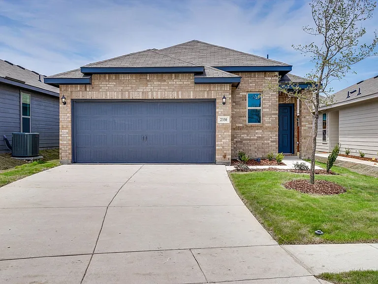 2330 Aspen Hill Dr — Photo 1
