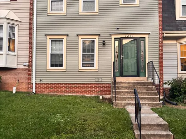 2803 Knollside Ln, Vienna, VA 22180