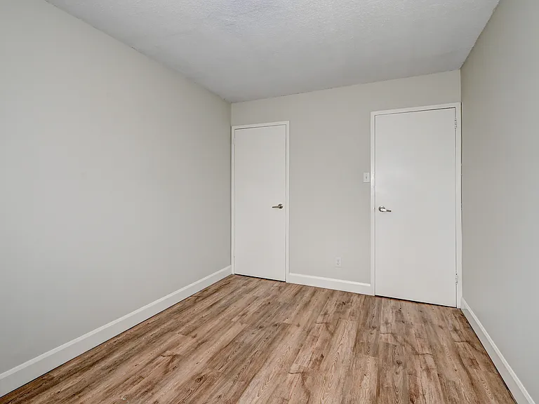235 Bishop St S — Photo 14