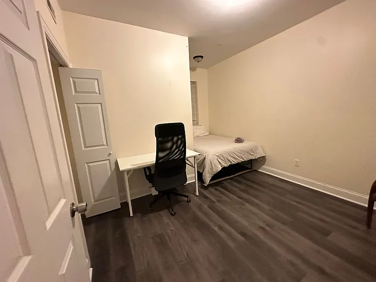 437 N Wiota St — Photo 38