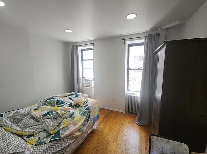 1st image of 529 W 48th St APT 16