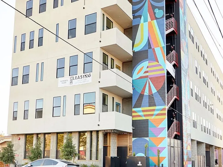 Jackwill Flats — Photo 10