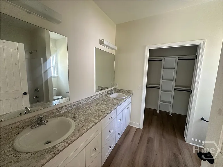 373 Carter St #B — Photo 14