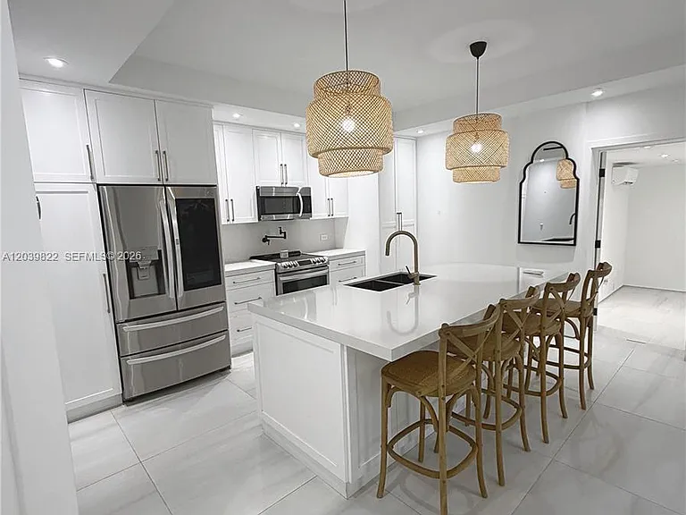 4712 SW 64th Ct — Photo 5