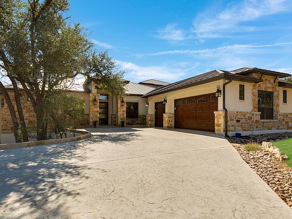 4th image of 136 Lake Front Dr