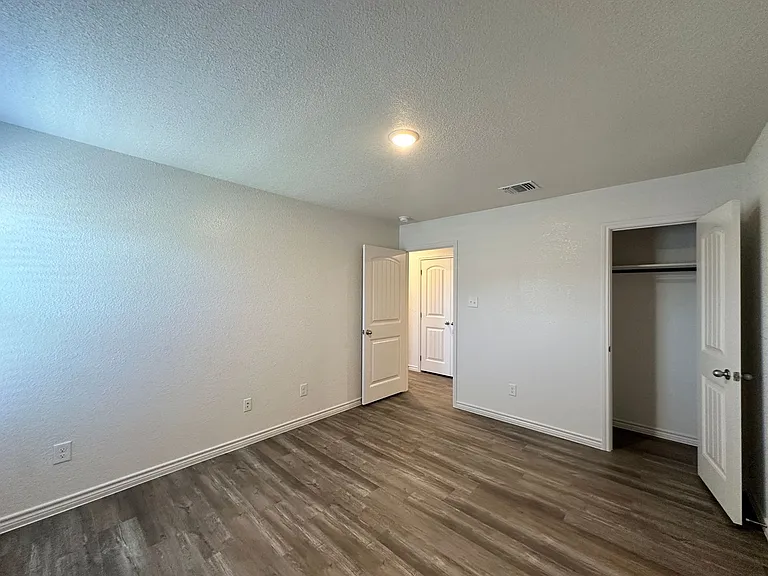 306B Dolphin Dr — Photo 14