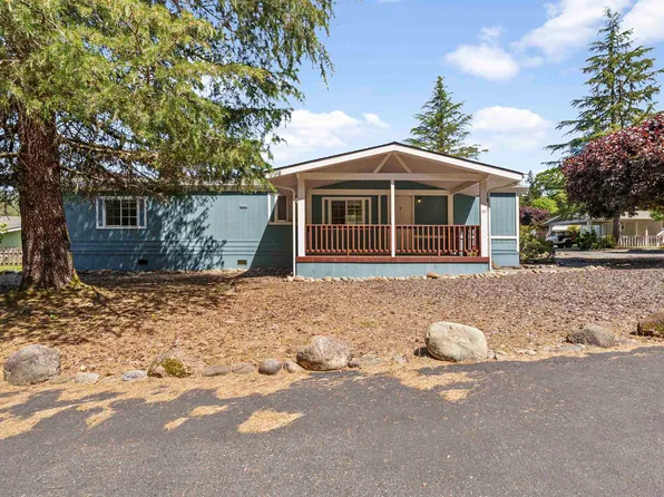 9825 Us Highway 199 Spc 33, Gasquet, CA 95543