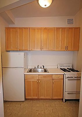 2nd image of 1115 Jerome Ave #K111