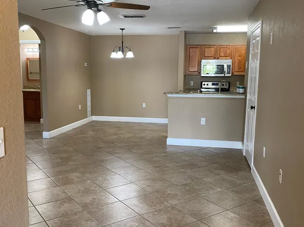 8932 Manor Loop APT 103, Bradenton, FL 34202