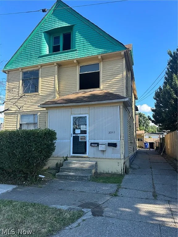 3041 Meyer Ave photo 1