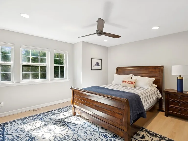 35 Hollow Ln — Photo 23