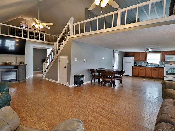 12th image of this home