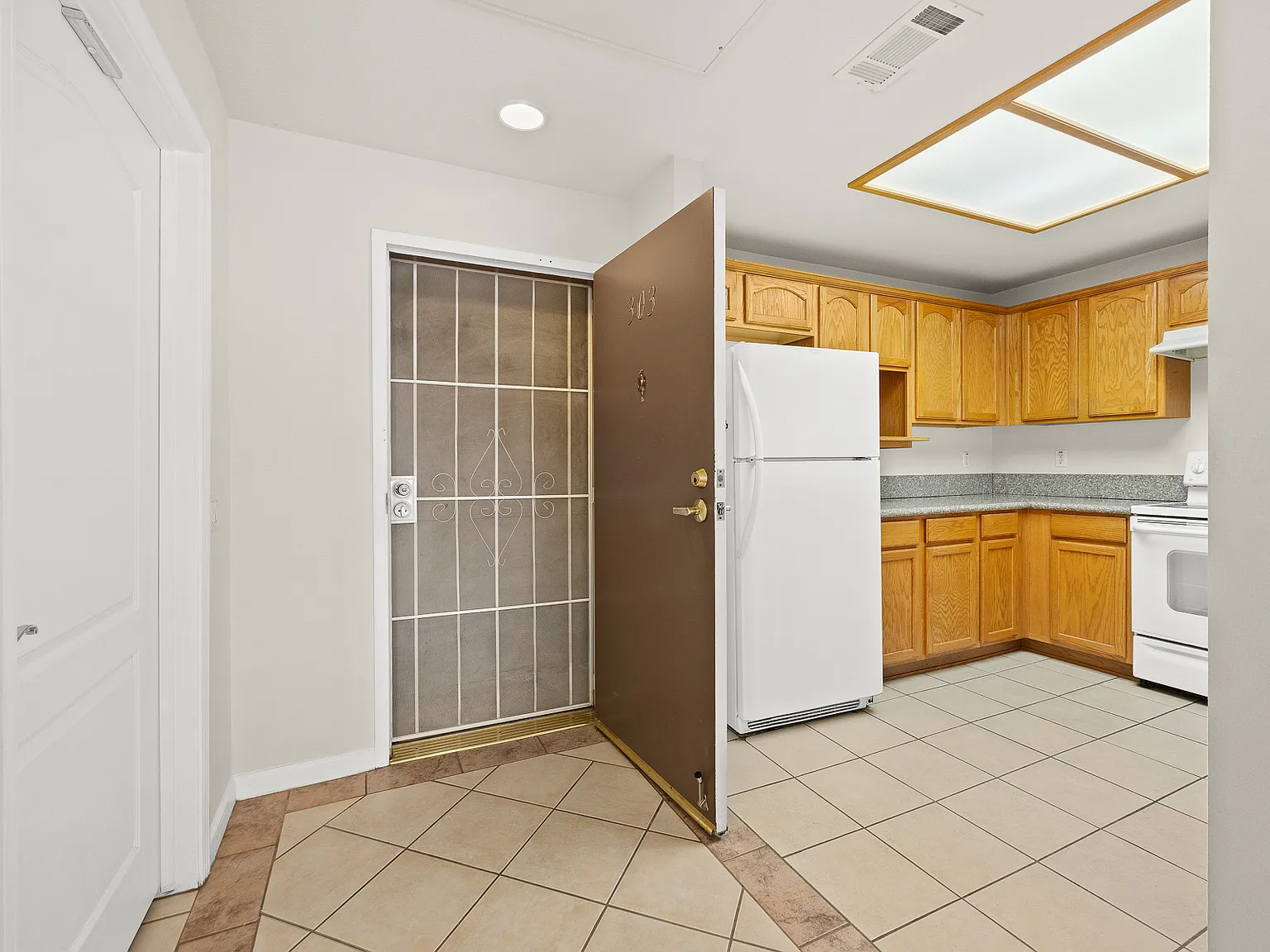 1 bed, 761 sqft, $1,800 — Photo 3