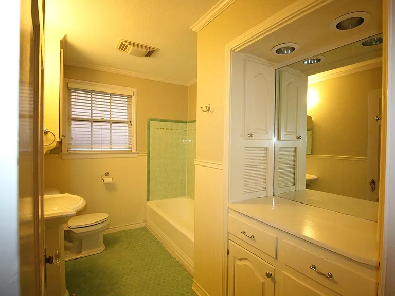 139 Thomas Jefferson Dr — Photo 9