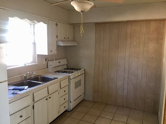 2nd image of 241 E Dickens Ave