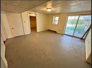 2320 S Skyway Rd #D, Peoria, IL 61607