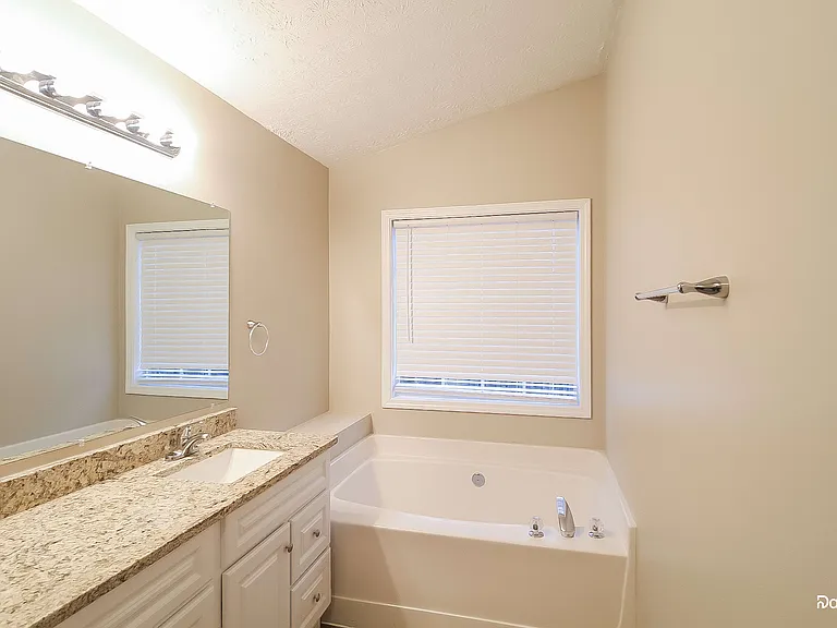 400 Clairidge Ln SW — Photo 11