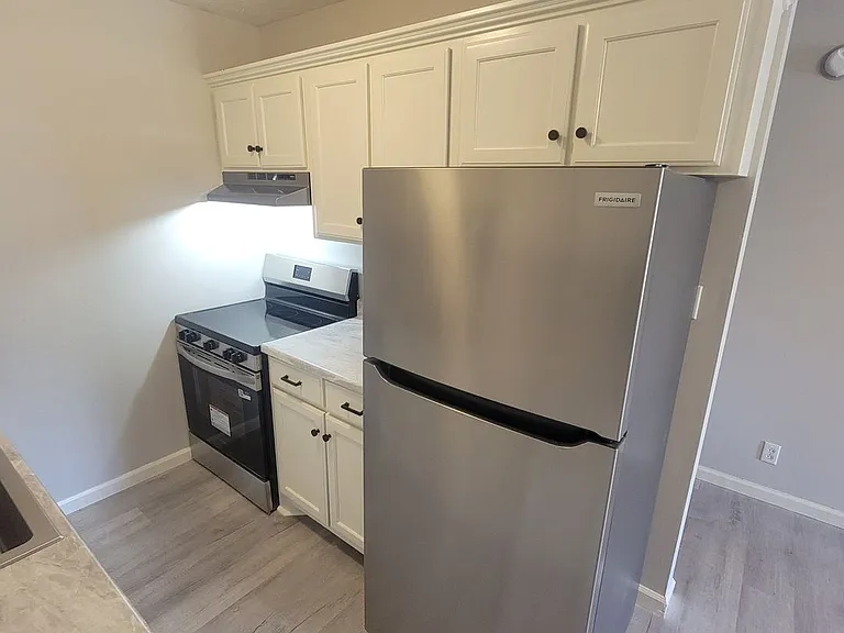 103 White St — Photo 7