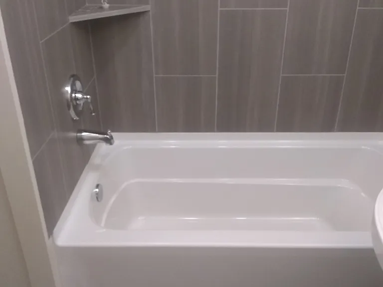 Tiled Shower & Bath Tub
