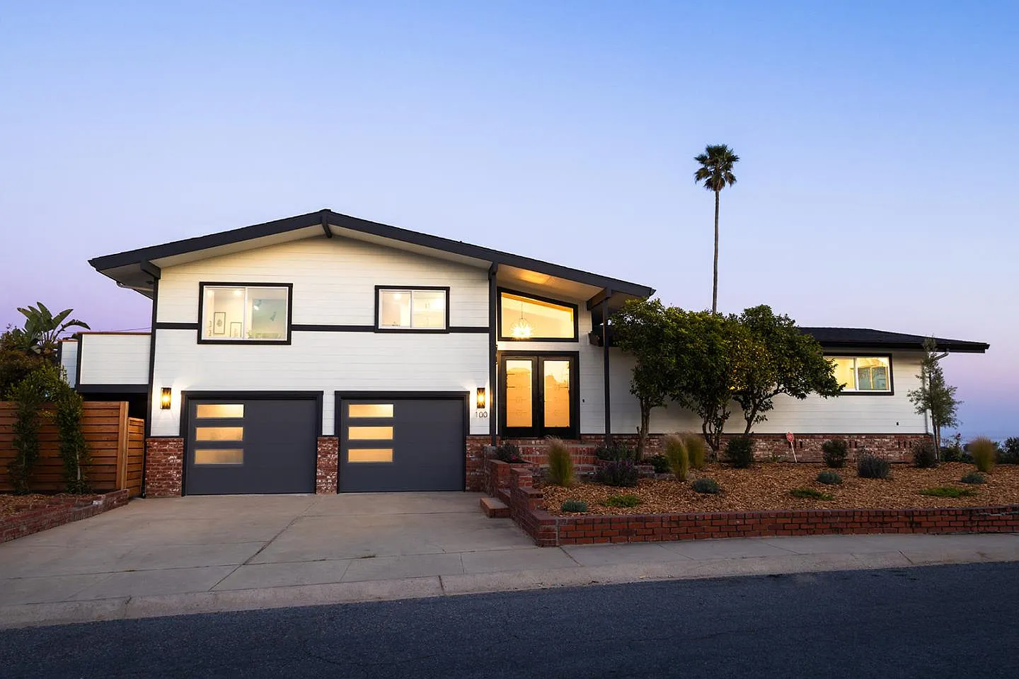 100 Alta Vista Dr photo 1