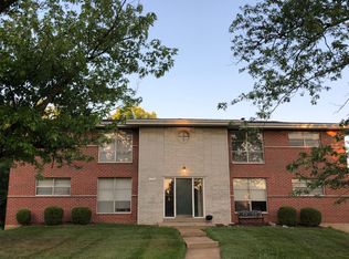 1004 Taman Ct APT D, Saint Louis, MO 63122
