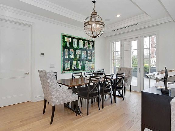 5th image of 2000 Royal Ct