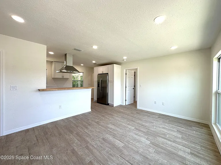 4440 Stuart Ave — Photo 3