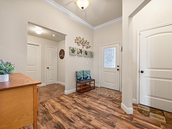 3rd image of 10115 Venita Ave