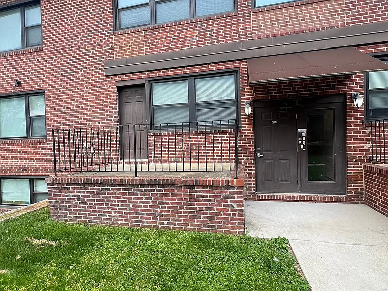 4300 Liberty Heights Ave #1E — Photo 2