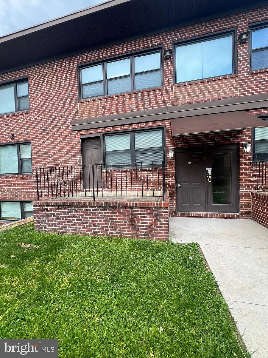 Photo 2 of 14 - 4300 Liberty Heights Ave #1E - Baltimore, MD Building Photo - 4300 Liberty Heights Ave #1E