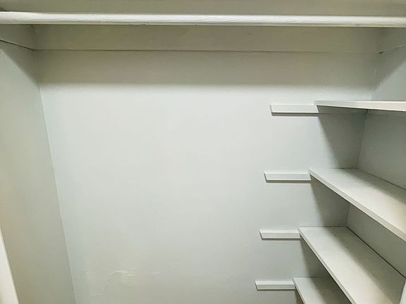 5th image of 34 Carol Dr #11