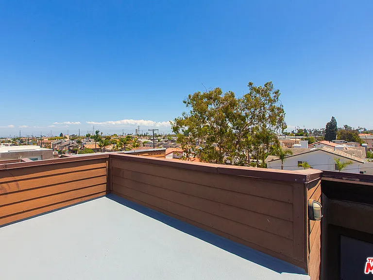 2320 Clark Ln #2 — Photo 22