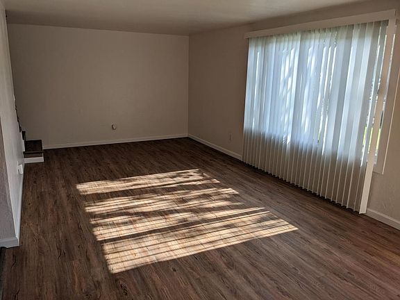 2nd image of 590 SE 8th St Unit A