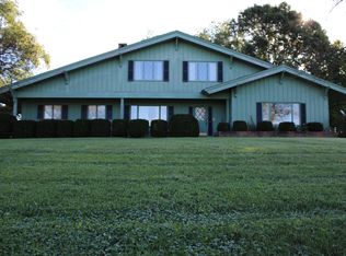 12005 Mount Calm Dr, Glade Spring, VA 24340