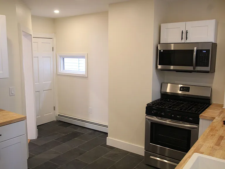 17 Oneil St — Photo 5
