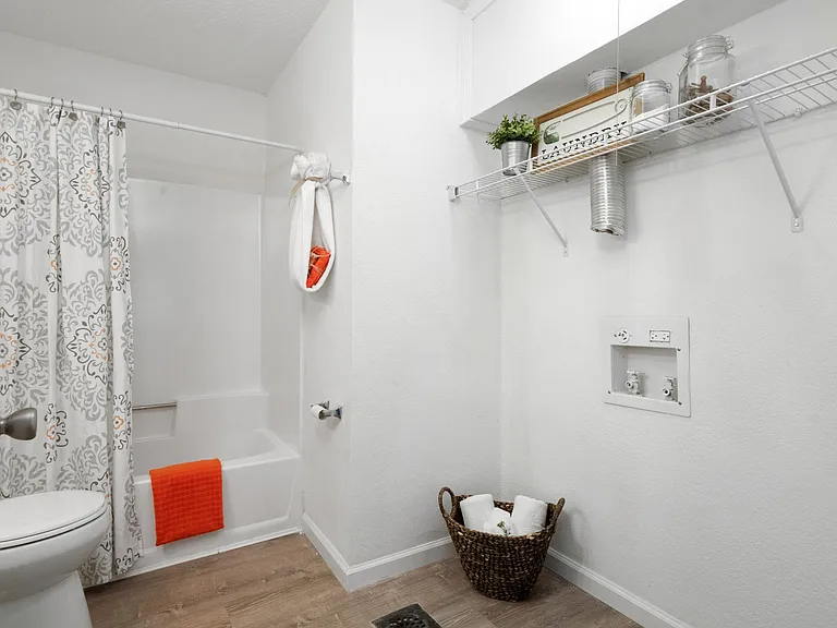 Spacious bathroom with washer/dryer hookup