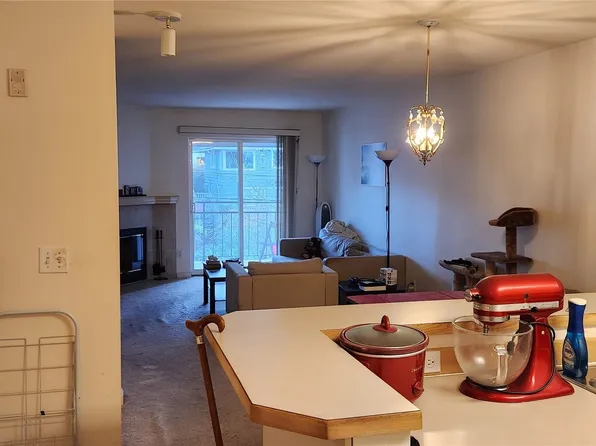 9750 Greenwood Avenue N #404, Seattle, WA 98103