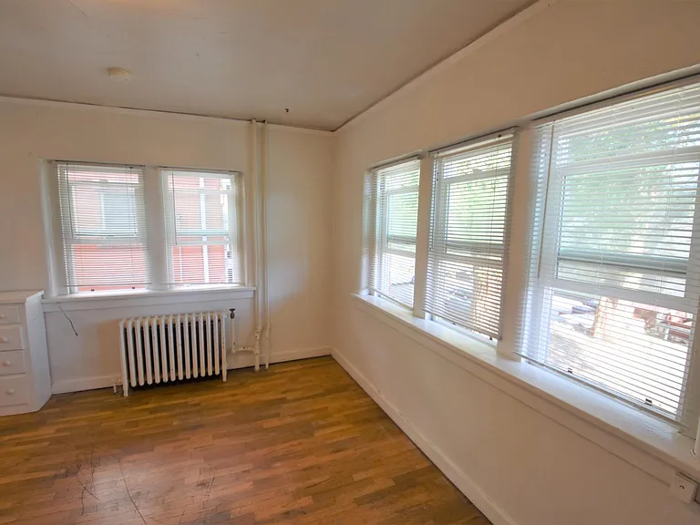 1145 Pennsylvania Ave — Photo 13