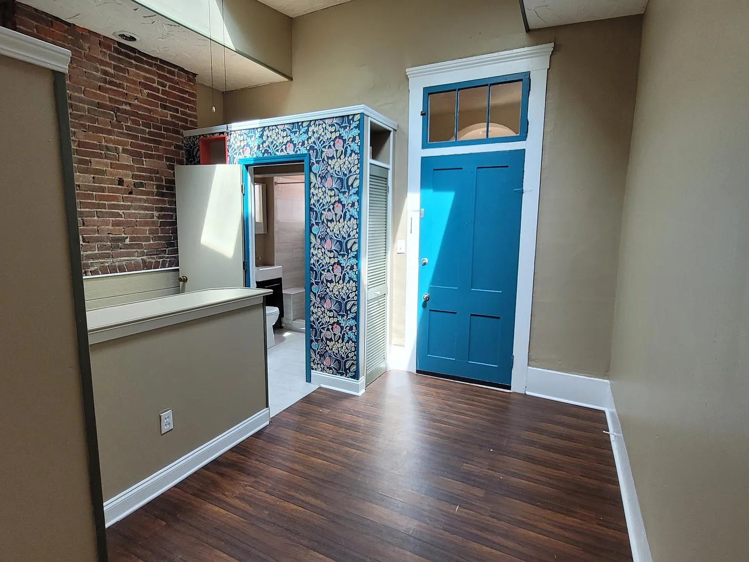1 bed, 350 sqft, $700 — Photo 3
