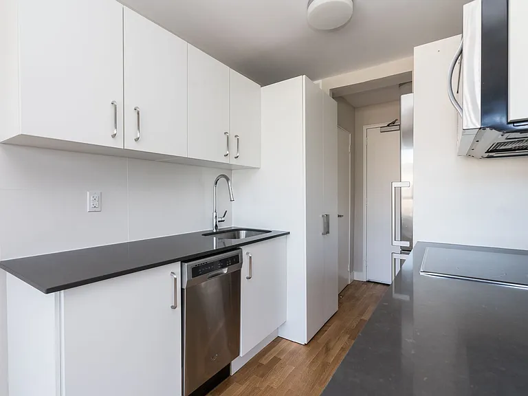 265 Russell Hill Rd — Photo 7