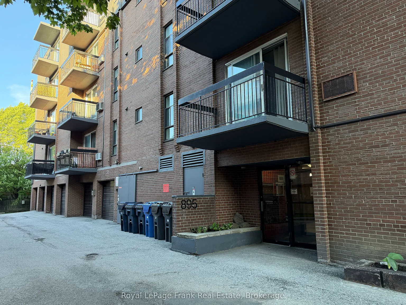 3 bed, $2,650 — Photo 2